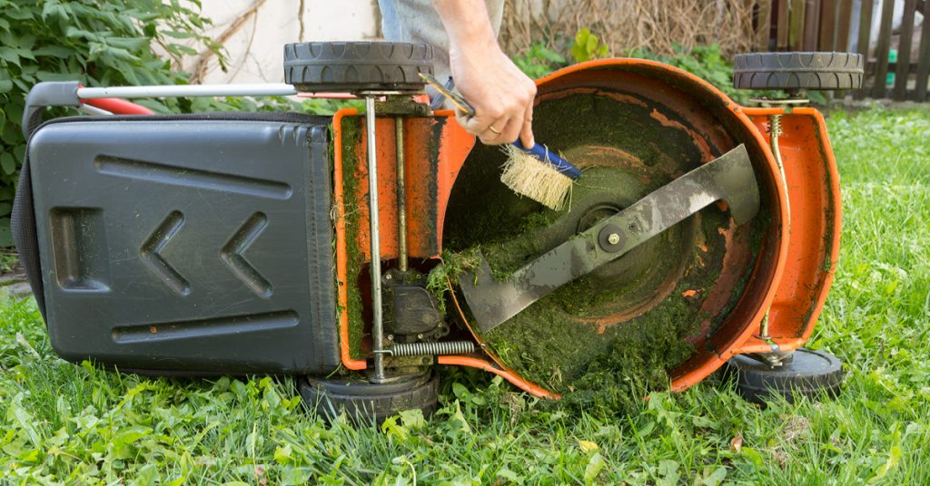 cleaning lawn mower