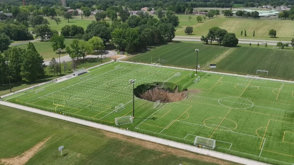 sinkhole illinois